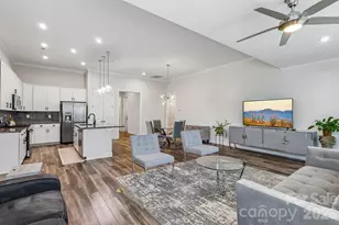10400 Superb Ln, Charlotte, NC 28215 - Photo 7