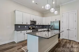 10400 Superb Ln, Charlotte, NC 28215 - Photo 11