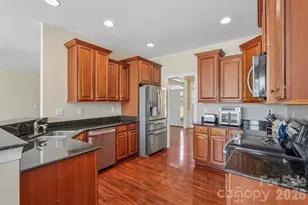 8645 Ridgeline Ln, Charlotte, NC 28269 - Photo 11