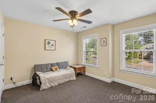 8645 Ridgeline Ln, Charlotte, NC 28269 - Photo 23