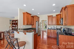 8645 Ridgeline Ln, Charlotte, NC 28269 - Photo 9