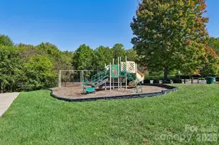 8645 Ridgeline Ln, Charlotte, NC 28269 - Photo 33