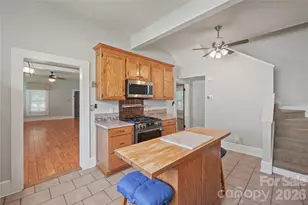 826 Davie Ave, Statesville, NC 28677 - Photo 7