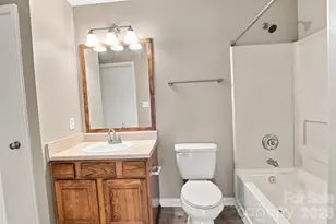 9709 Campus Walk Ln, Charlotte, NC 28262 - Photo 17