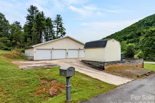 3 S Creek Dr, Leicester, NC 28748 - Photo 5