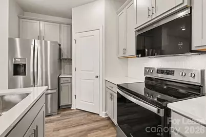 6126 Starview Terrace, Charlotte, NC 28216 - Photo 3