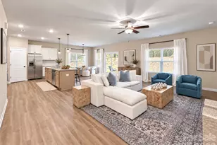 8913 Sawyer Run Ct, Charlotte, NC 28215 - Photo 7