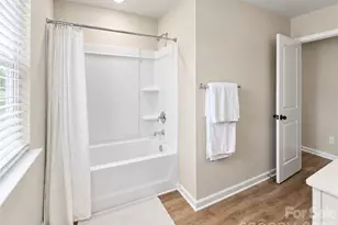 8913 Sawyer Run Ct, Charlotte, NC 28215 - Photo 23