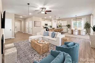 8913 Sawyer Run Ct, Charlotte, NC 28215 - Photo 3