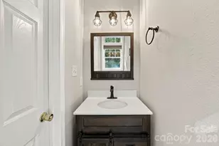 1513 Bucklebury Ct, Charlotte, NC 28269 - Photo 43