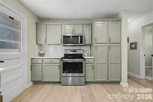 4023 Strangford Ave, Charlotte, NC 28215 - Photo 7
