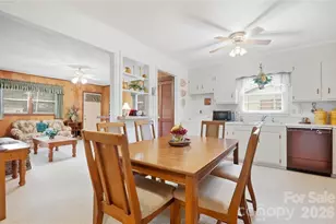 1745 Northbrook Dr, Charlotte, NC 28216 - Photo 9