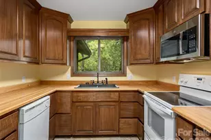 15 Cedarbrook Dr, Hendersonville, NC 28739 - Photo 11