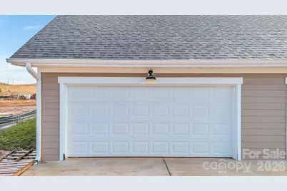2111 24th Street Lane SE, Hickory, NC 28602 - Photo 3