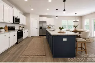 2231 Dardan Woods Dr, Charlotte, NC 28215 - Photo 5