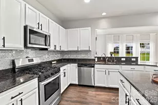 13104 Red Vulcan Ct, Charlotte, NC 28213 - Photo 15