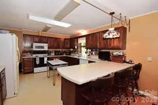 39 Maynard Rd, Candler, NC 28715 - Photo 9