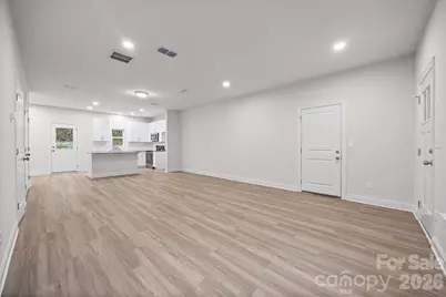 608 W Lewis Street, Dallas, NC 28034 - Photo 5