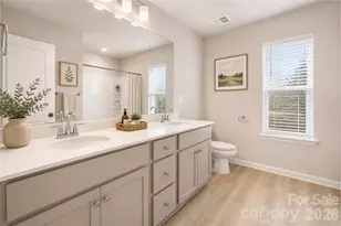 8925 Sawyer Run Ct, Charlotte, NC 28215 - Photo 17