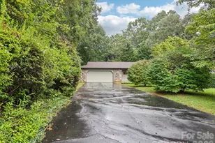 126 Brandon Rd, Hendersonville, NC 28739 - Photo 3