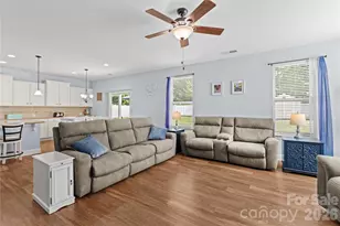 111 Paradise Hills Cir, Mooresville, NC 28115 - Photo 9