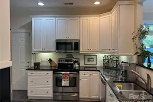 2615 Circa Dr, Matthews, NC 28105 - Photo 3
