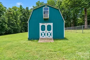 370 Shiloh Rd, Statesville, NC 28677 - Photo 13