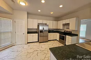 7402 Shiras Ct, Charlotte, NC 28273 - Photo 9