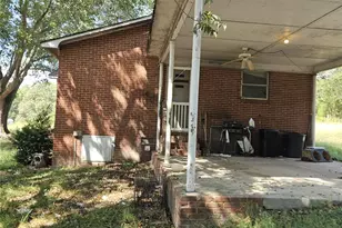 131 S J Crawford Rd, Lincolnton, NC 28092 - Photo 5