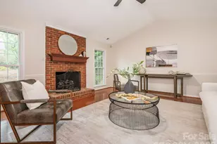 1207 Matthews Plantation Dr, Matthews, NC 28105 - Photo 3
