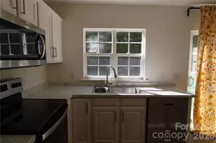 11118 Cypress View Dr, Charlotte, NC 28262 - Photo 9