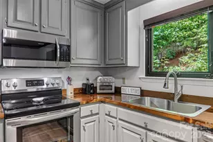 127 Short Rd, Cashiers, NC 28717 - Photo 9