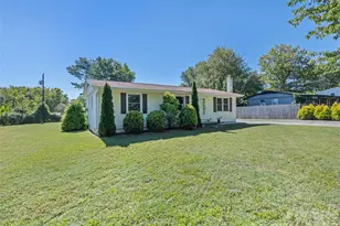 1188 Eastbrook Dr, Hendersonville, NC 28720 - Photo 3