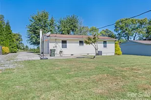 1188 Eastbrook Dr, Hendersonville, NC 28720 - Photo 5