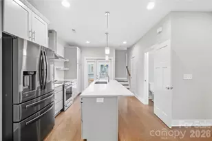 512 Sedgefield Park Dr, Charlotte, NC 28203 - Photo 15