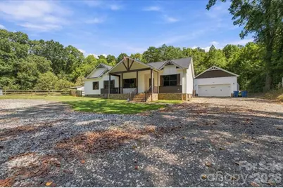 2481 Shelton Avenue, Statesville, NC 28677 - Photo 3