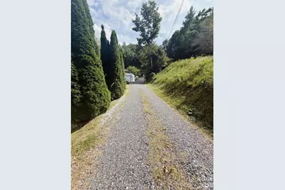 390 Hickory Hill Drive, Spruce Pine, NC 28777 - Photo 21