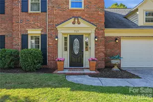 717 Fredricksburg Rd, Matthews, NC 28105 - Photo 3
