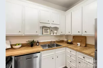 301 W 10th Street #107, Charlotte, NC 28202 - Photo 7
