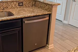 1645 Fleetwood Dr, Charlotte, NC 28208 - Photo 5