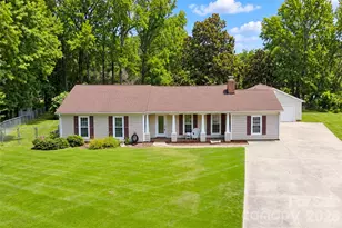 7904 Saddleview Ct, Charlotte, NC 28215 - Photo 1