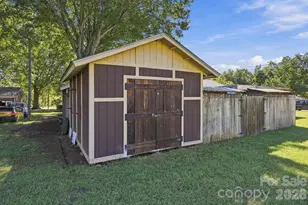 604 W Park Ave, Mooresville, NC 28115 - Photo 33