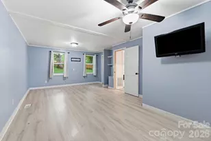 36 Medlin Ln, Flat Rock, NC 28731 - Photo 17