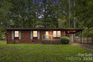 36 Medlin Ln, Flat Rock, NC 28731 - Photo 1