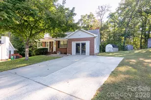5805 Woodrock Ct, Charlotte, NC 28214 - Photo 3