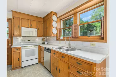 135 Patton Avenue, Canton, NC 28716 - Photo 11