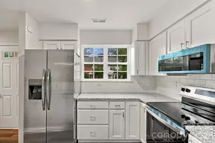 4210 Melrose Club Dr, Matthews, NC 28105 - Photo 7