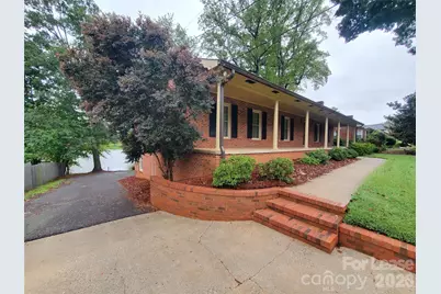 614 Carolina Avenue S, Statesville, NC 28677 - Photo 1