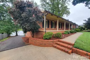 614 Carolina Ave S, Statesville, NC 28677 - Photo 1