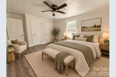 142 S Ervin Avenue, Newton, NC 28658 - Photo 7